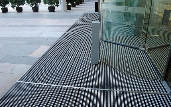 鋁合金地墊設(shè)計(jì)與鋪設(shè)技巧