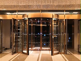 不銹鋼旋轉(zhuǎn)門包飾的選擇與維護(hù)