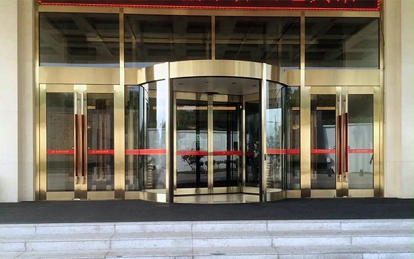 自動(dòng)旋轉(zhuǎn)門(mén)運(yùn)行條件與使用須知