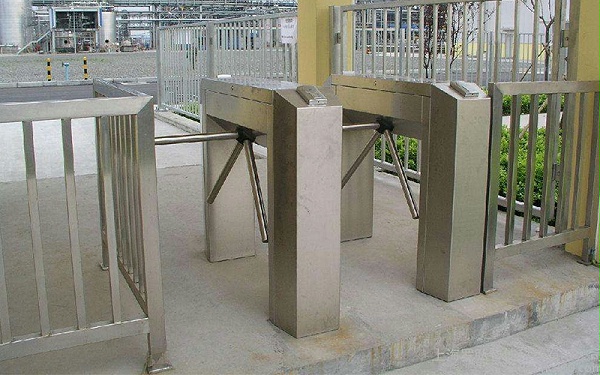 適用于各種門型不銹鋼型材的正確清潔保養(yǎng)方法