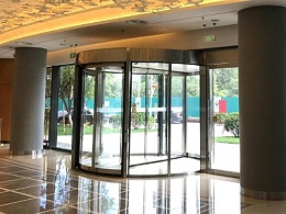 重要提示！旋轉(zhuǎn)門使用注意事項
