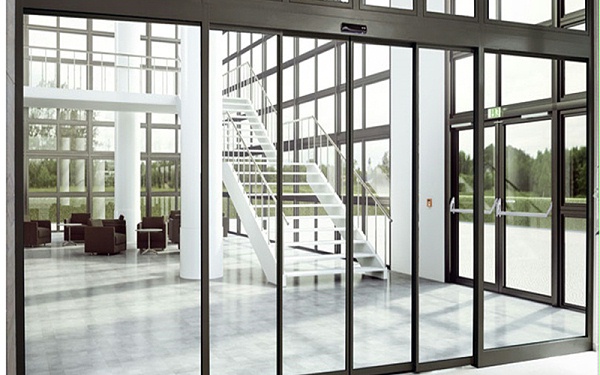 自動套疊門維修指南，自動套疊門壞了就找門道佰分佰