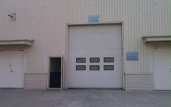 工業(yè)滑升門常見故障維修方法，維修滑升門就找門道佰分佰