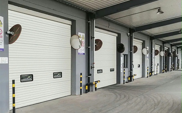 電動(dòng)工業(yè)門(mén)保養(yǎng)注意事項(xiàng)與維護(hù)周期