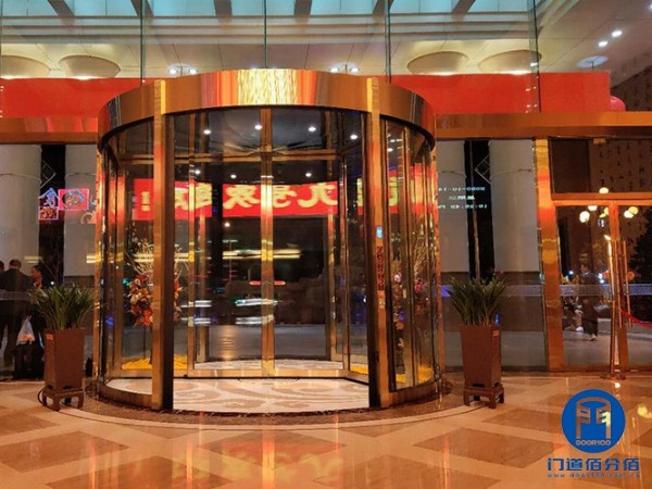 以舊換新案例丨北京金臺(tái)飯店大成路分店電動(dòng)旋轉(zhuǎn)門整體更換項(xiàng)目