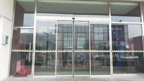 北京自動門維修師傅講解，自動門反應(yīng)慢的原因有哪些？