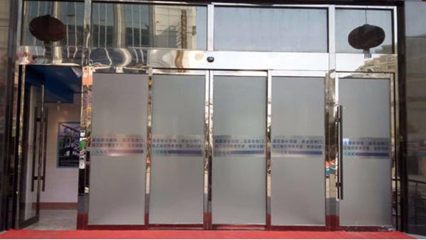 感應(yīng)電動門附件配置及售后維護(hù)注意事項