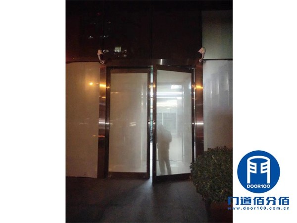 北京CBD寫字樓平衡門維修保養(yǎng)與自動(dòng)平滑門保養(yǎng)服務(wù)過程