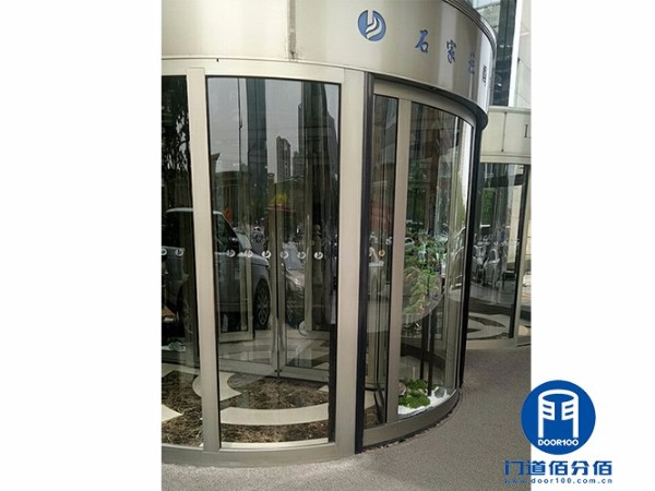 石家莊某大廈KBB自動兩翼旋轉(zhuǎn)門維修服務(wù)案例